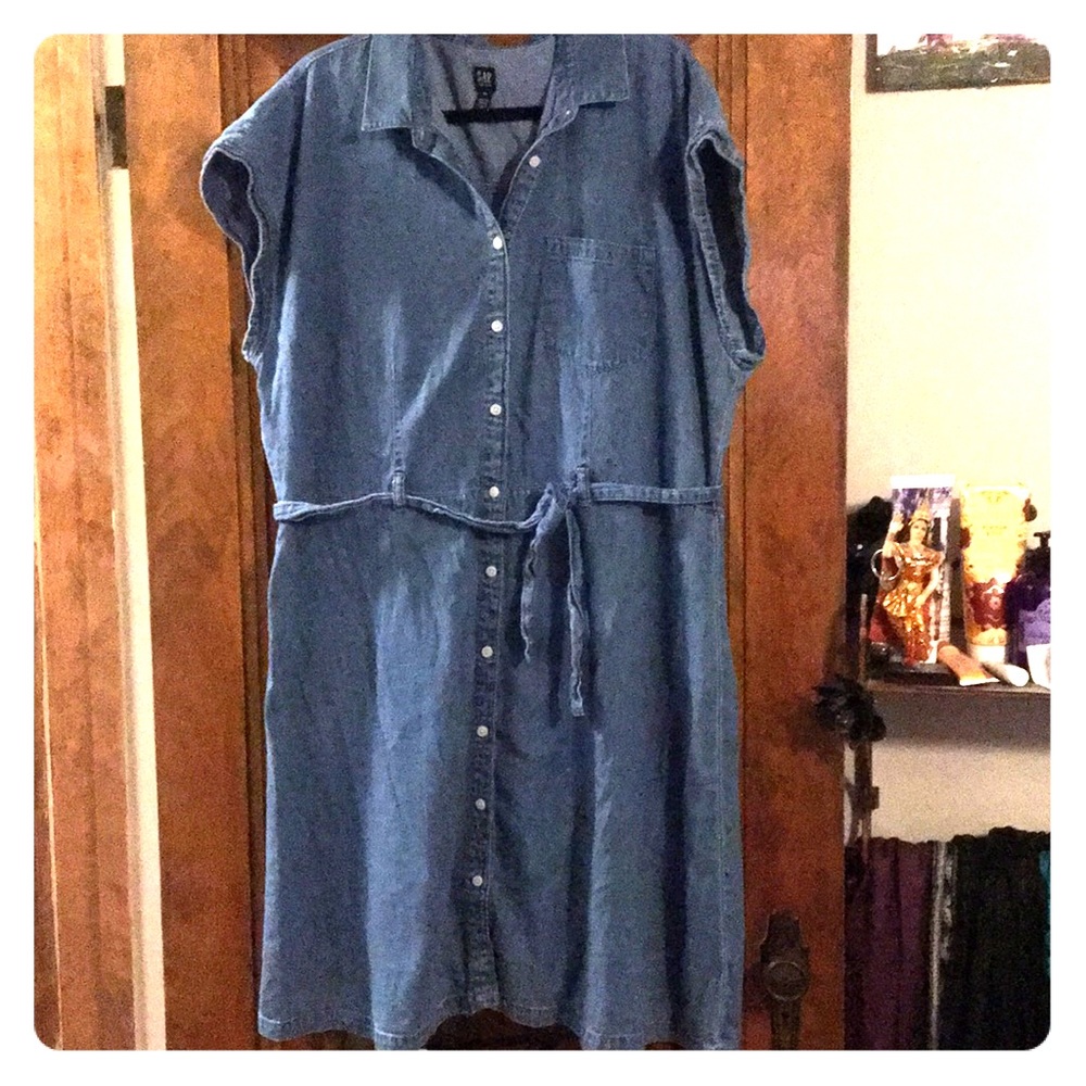 Gap chambray belted dress